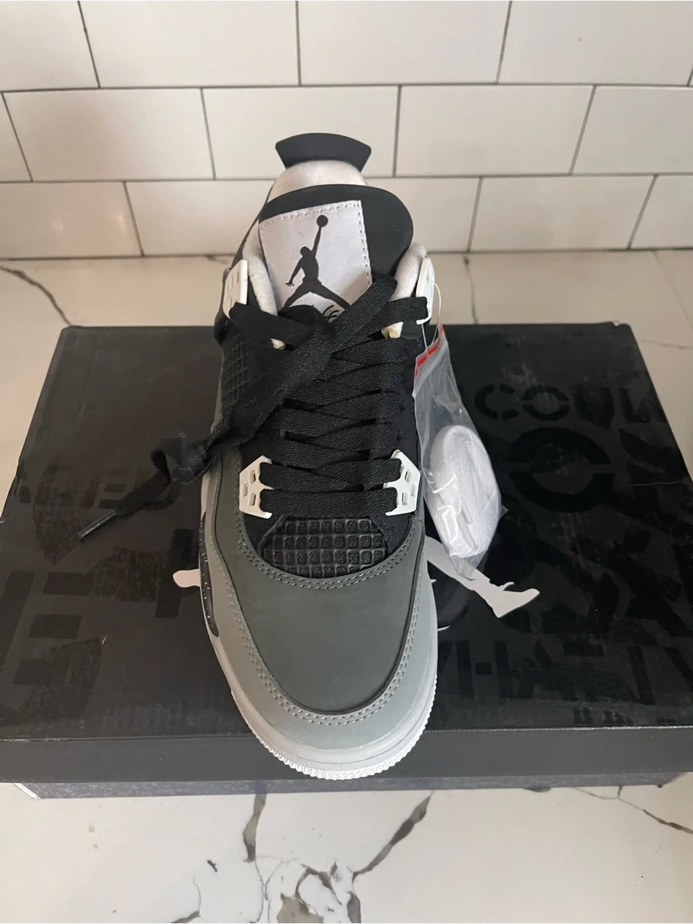 Men’s Retro 4 Fear Size 5.5.